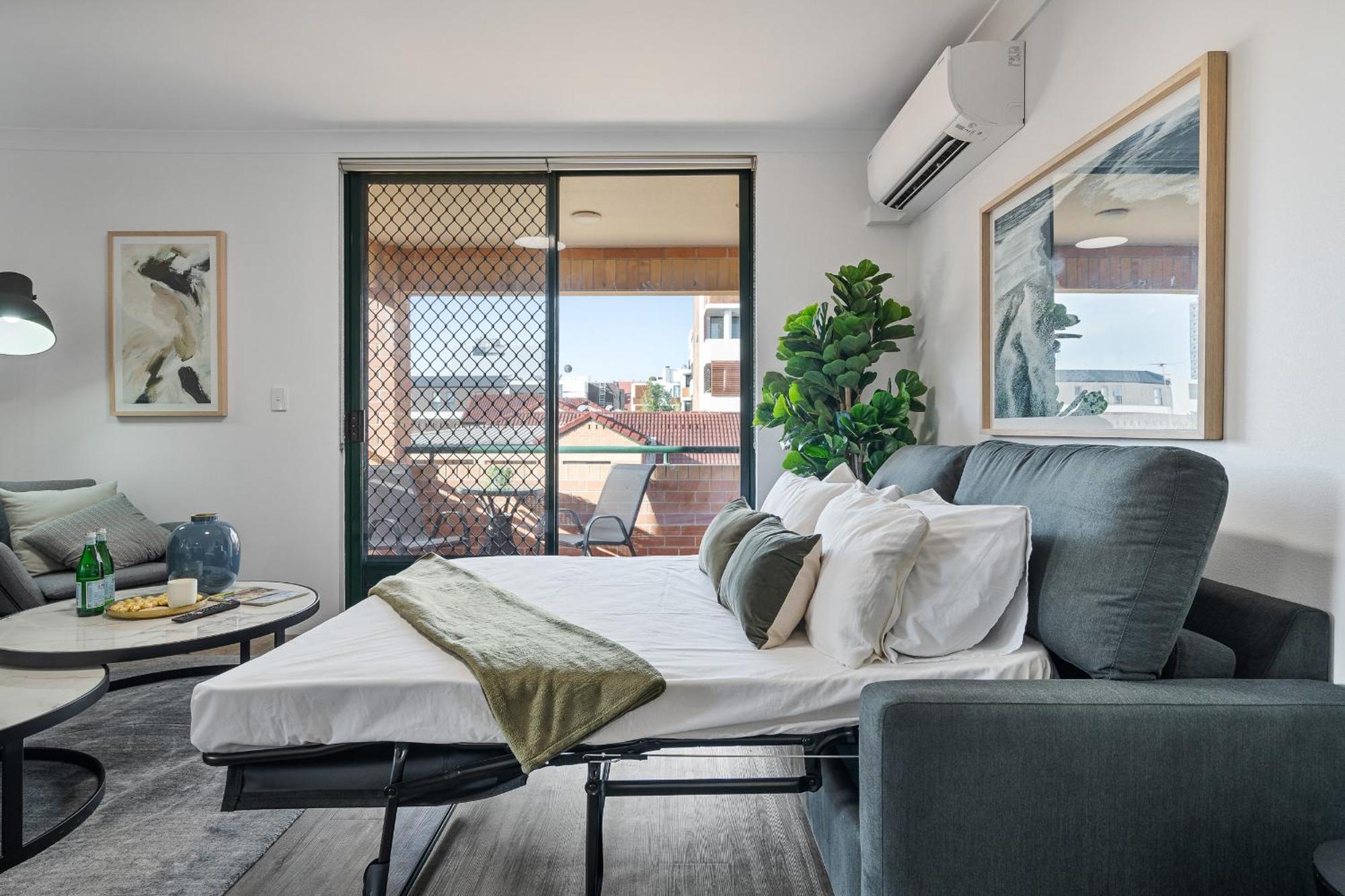 The Downtown Retreat - Heart Of Redfern Apartment